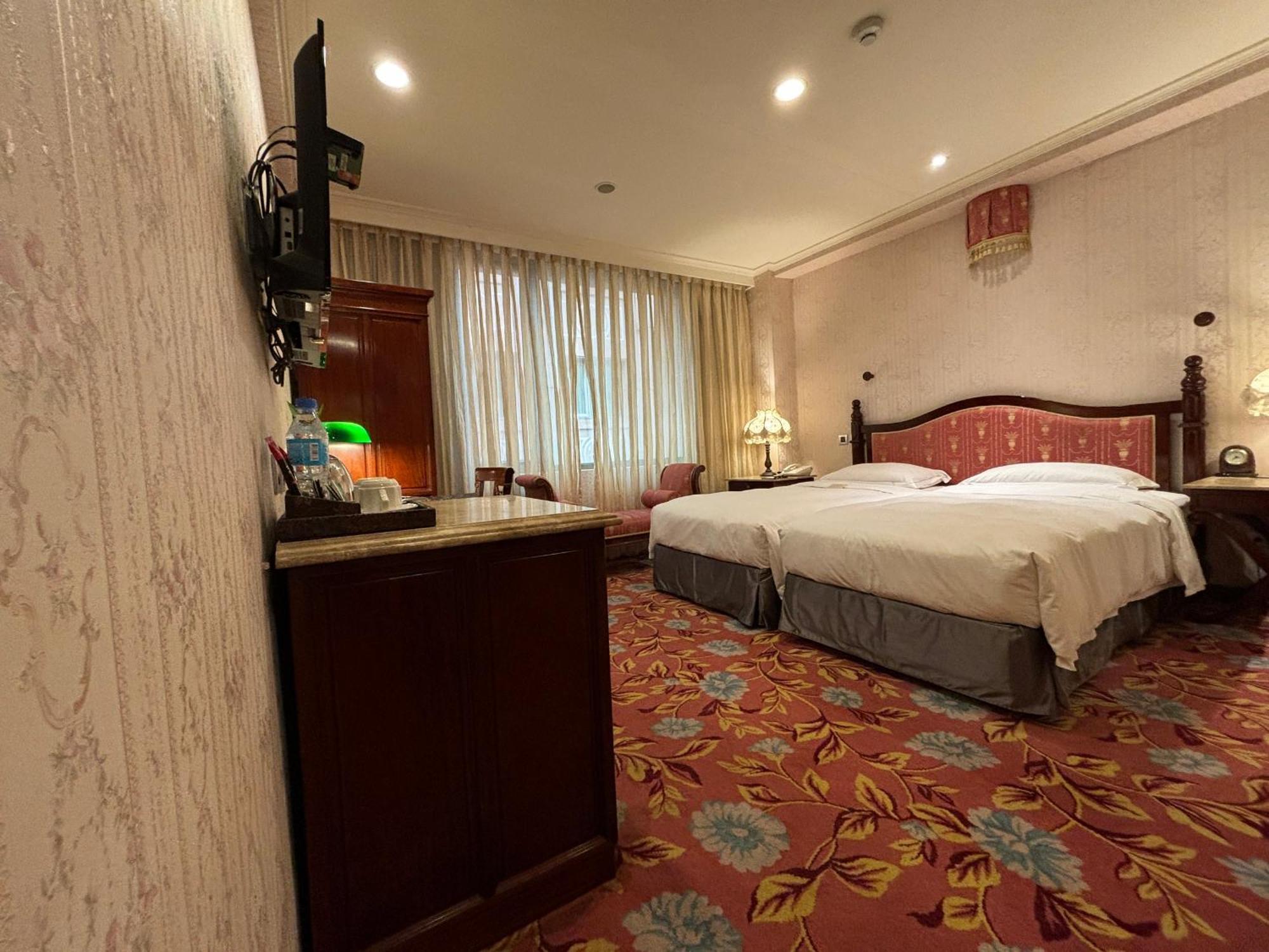 Royal Seasons Hotel Taipei ‧ Nanjing W. Bagian luar foto