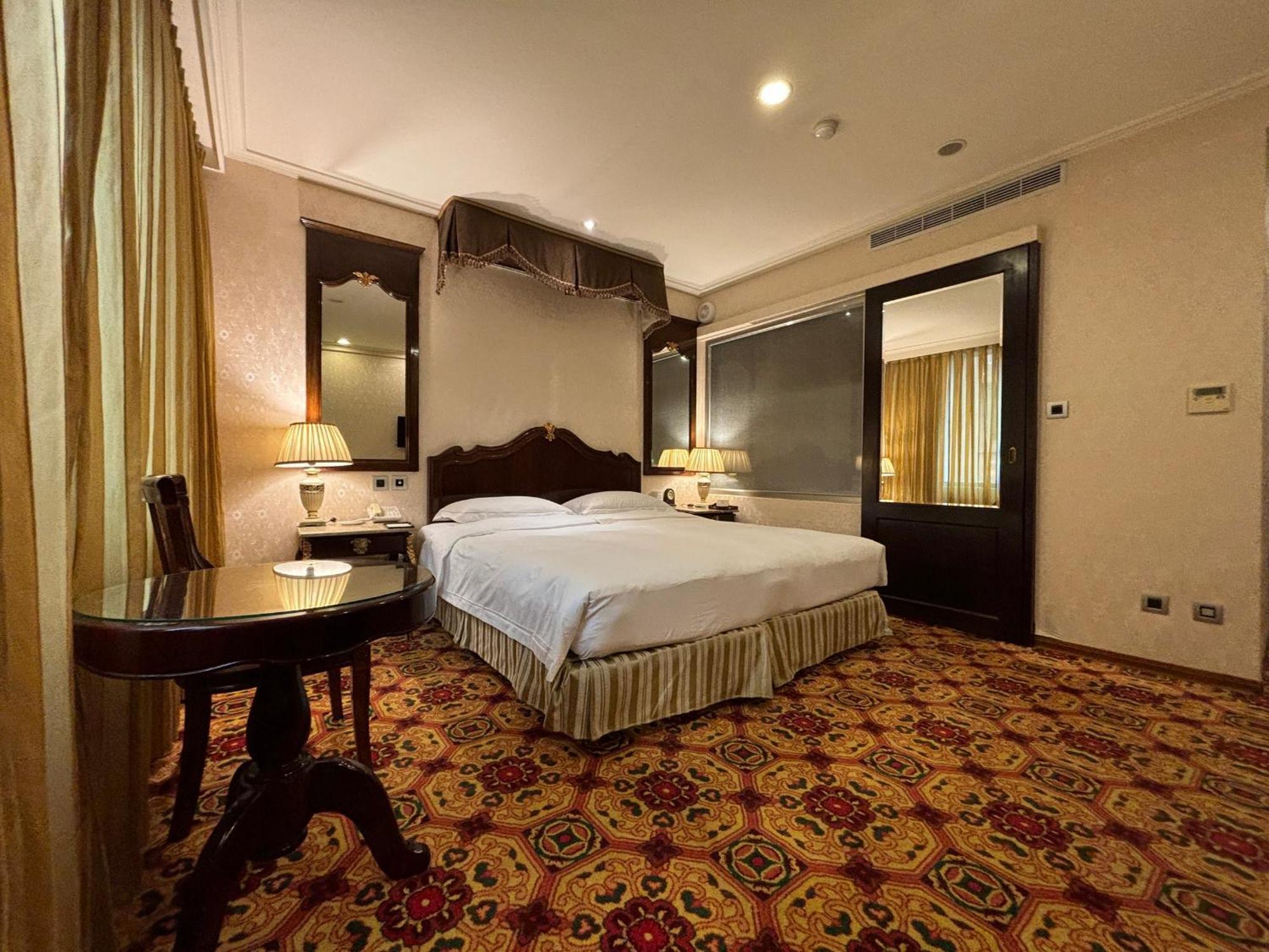 Royal Seasons Hotel Taipei ‧ Nanjing W. Bagian luar foto