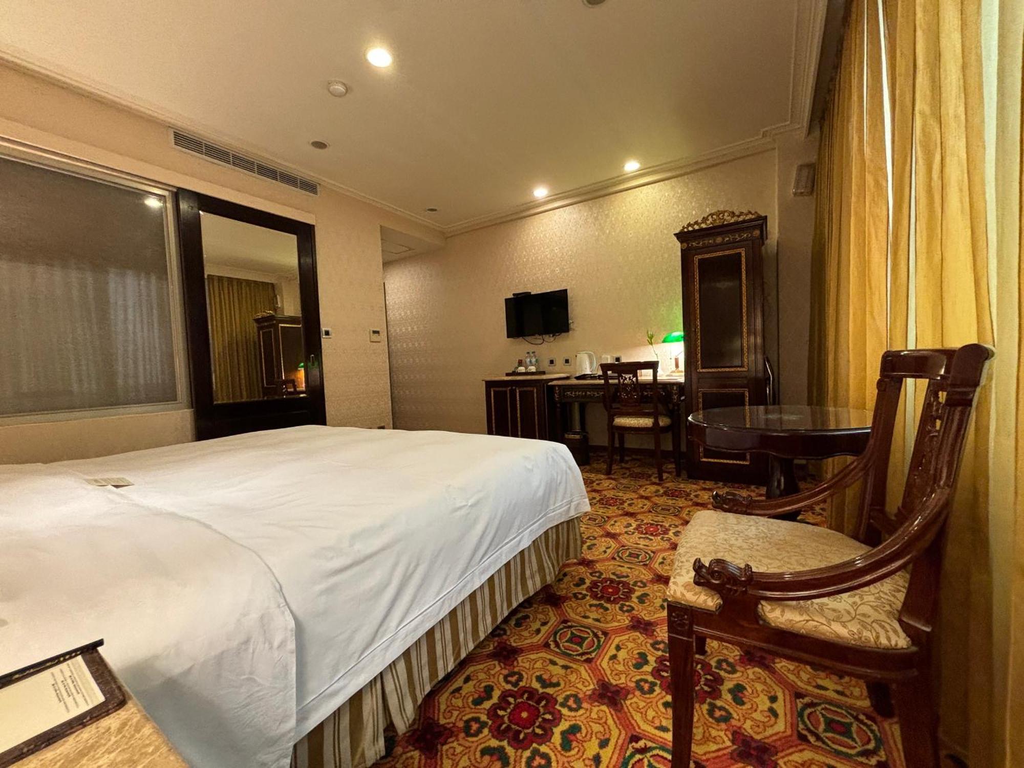 Royal Seasons Hotel Taipei ‧ Nanjing W. Bagian luar foto