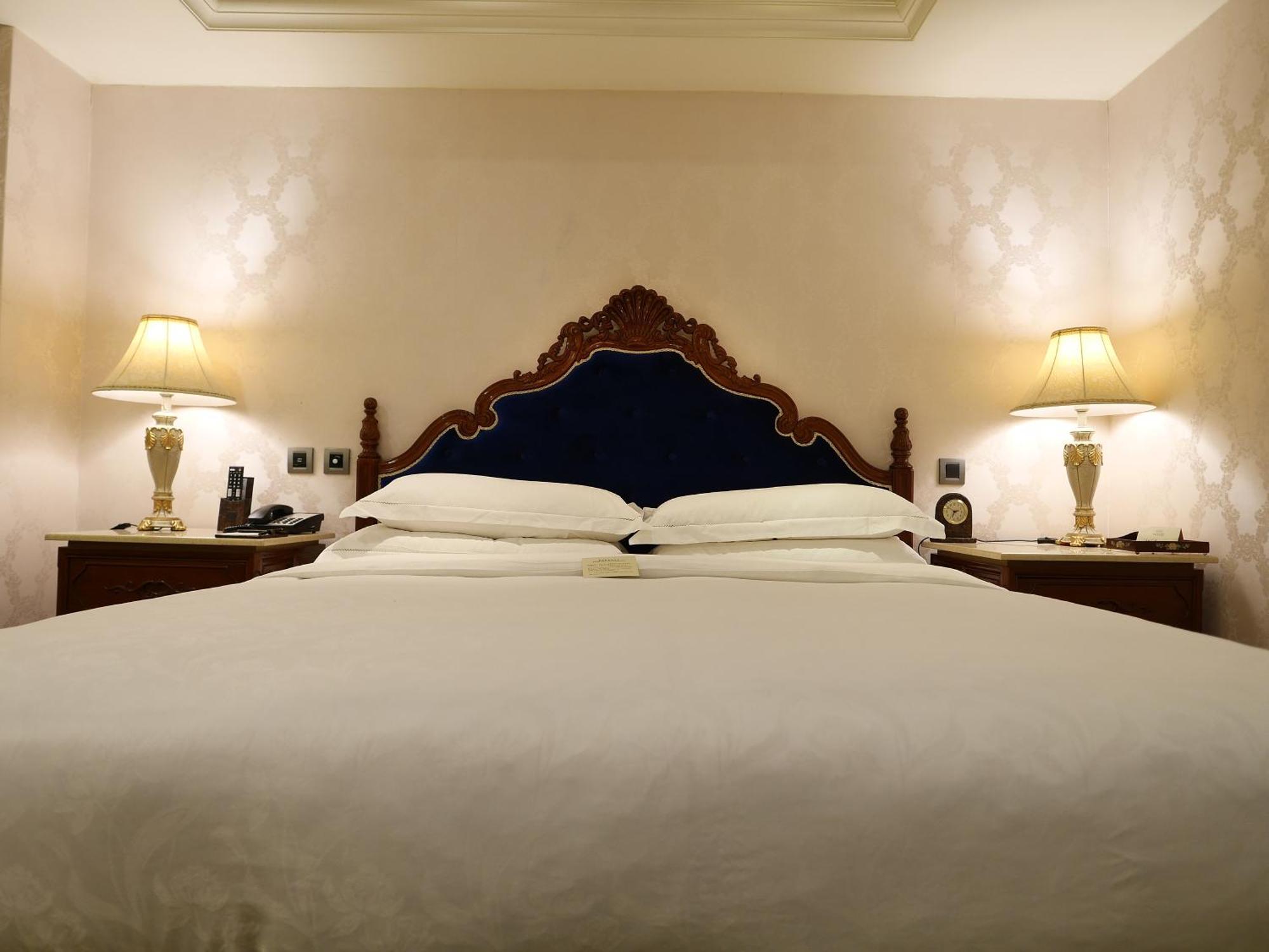Royal Seasons Hotel Taipei ‧ Nanjing W. Bagian luar foto