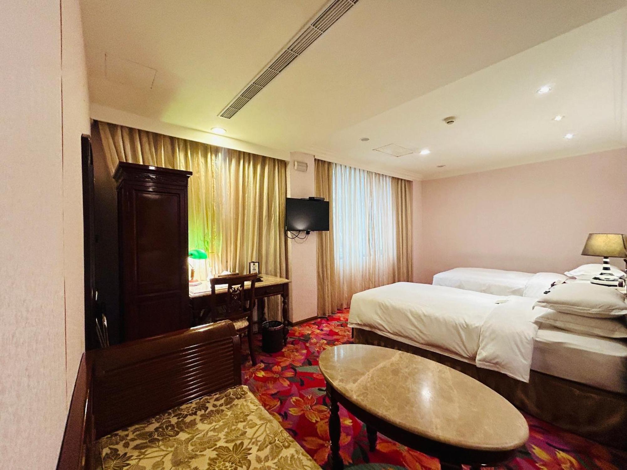 Royal Seasons Hotel Taipei ‧ Nanjing W. Bagian luar foto