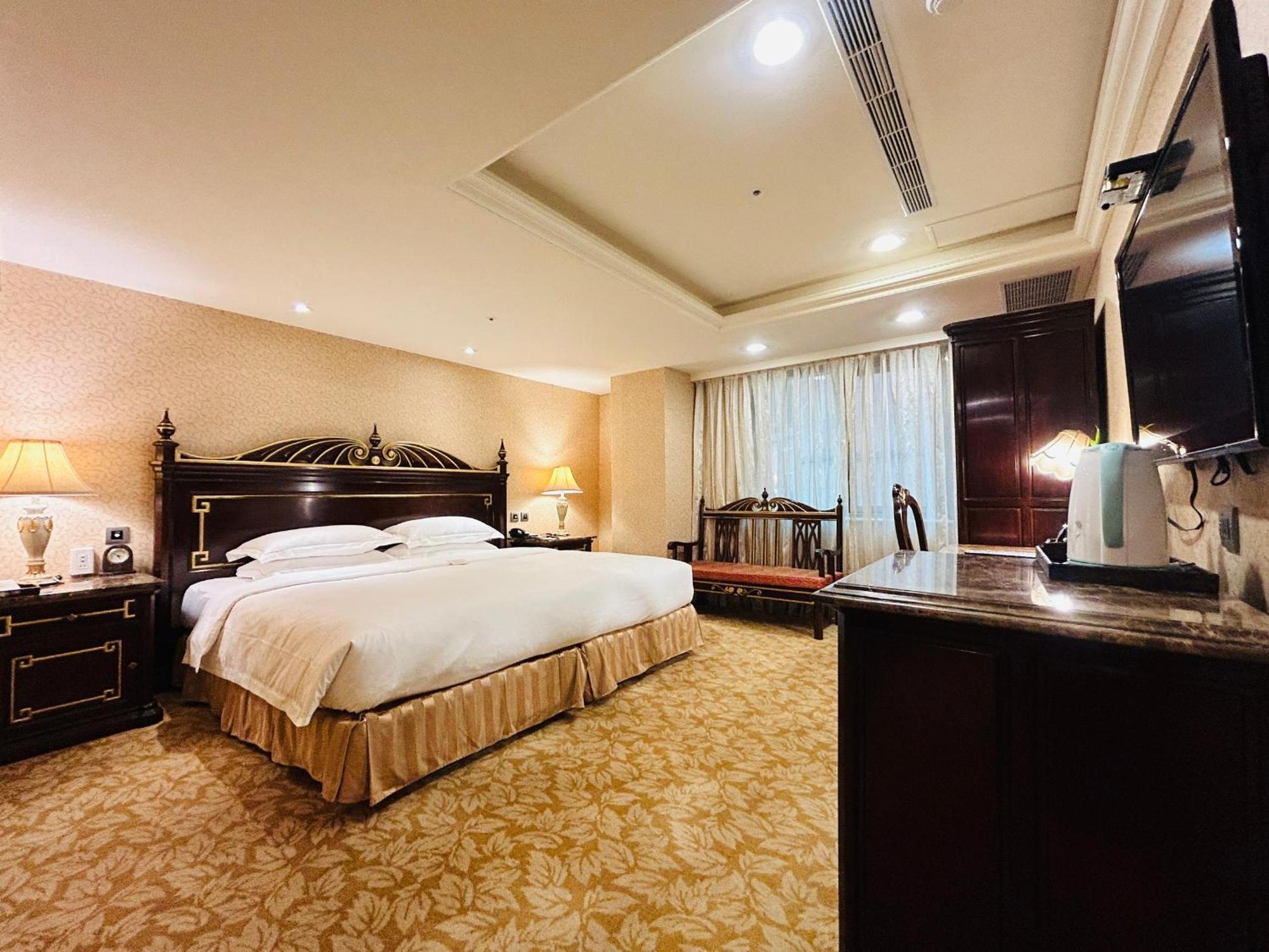 Royal Seasons Hotel Taipei ‧ Nanjing W. Bagian luar foto