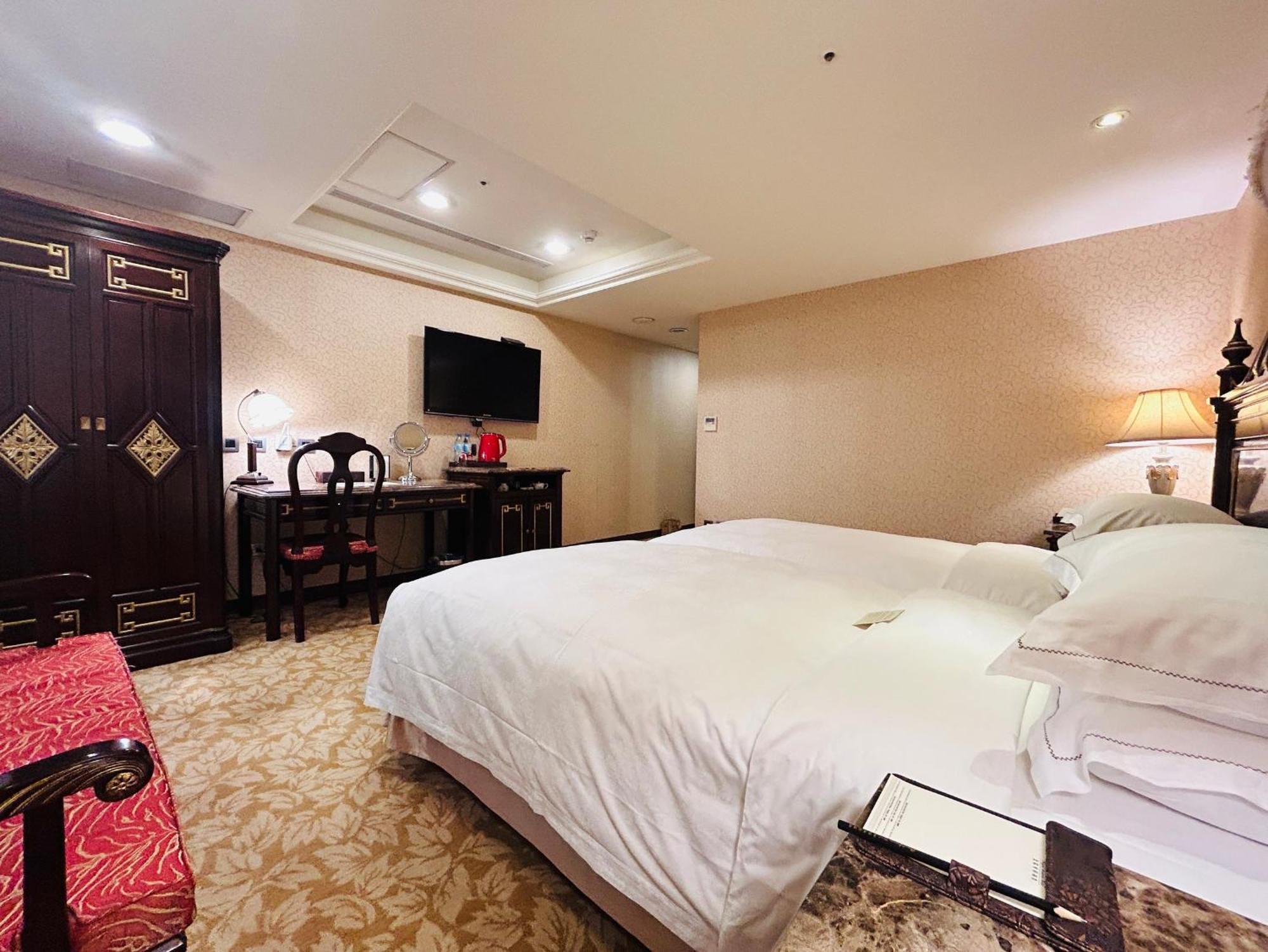 Royal Seasons Hotel Taipei ‧ Nanjing W. Bagian luar foto