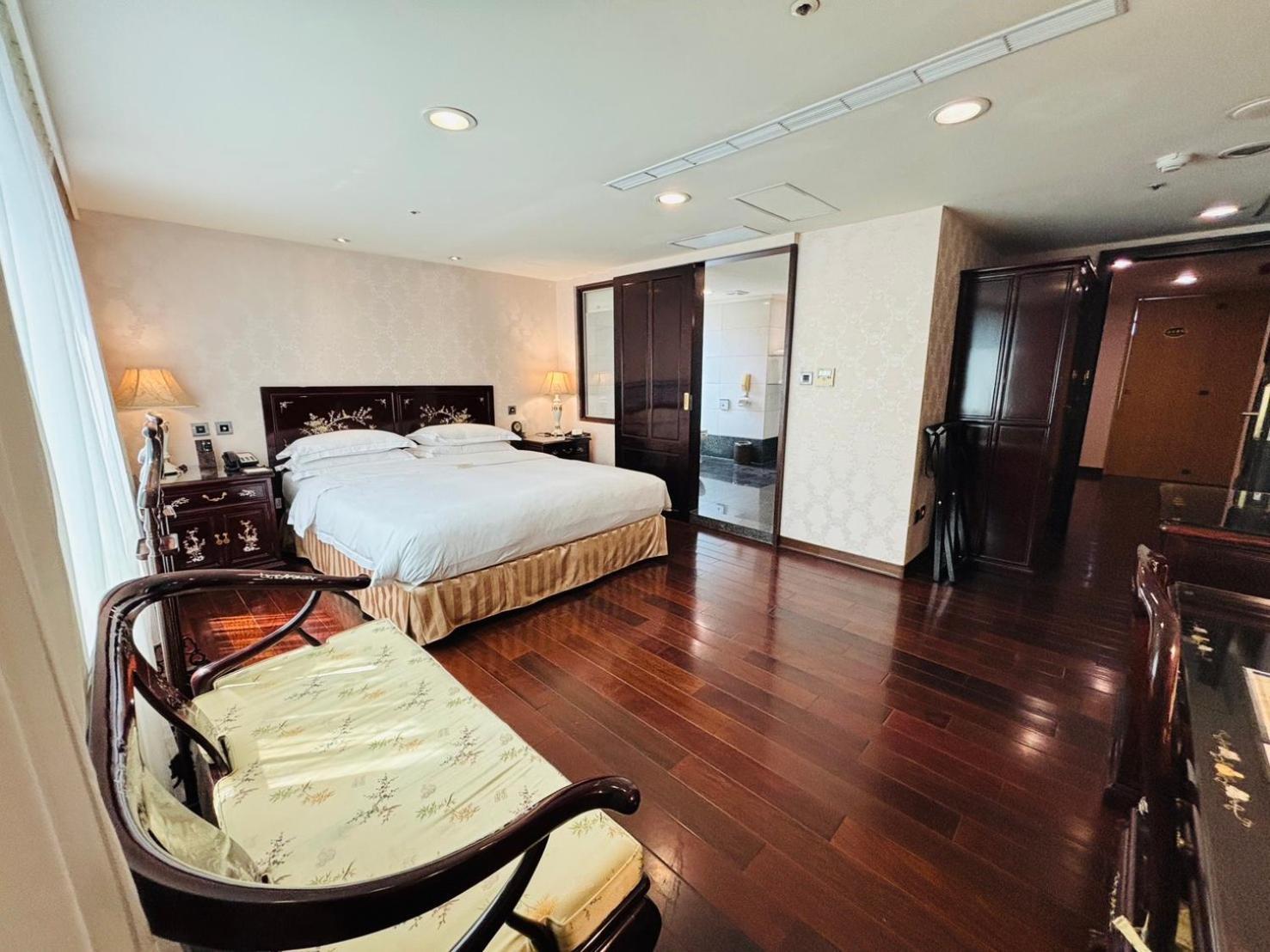 Royal Seasons Hotel Taipei ‧ Nanjing W. Bagian luar foto