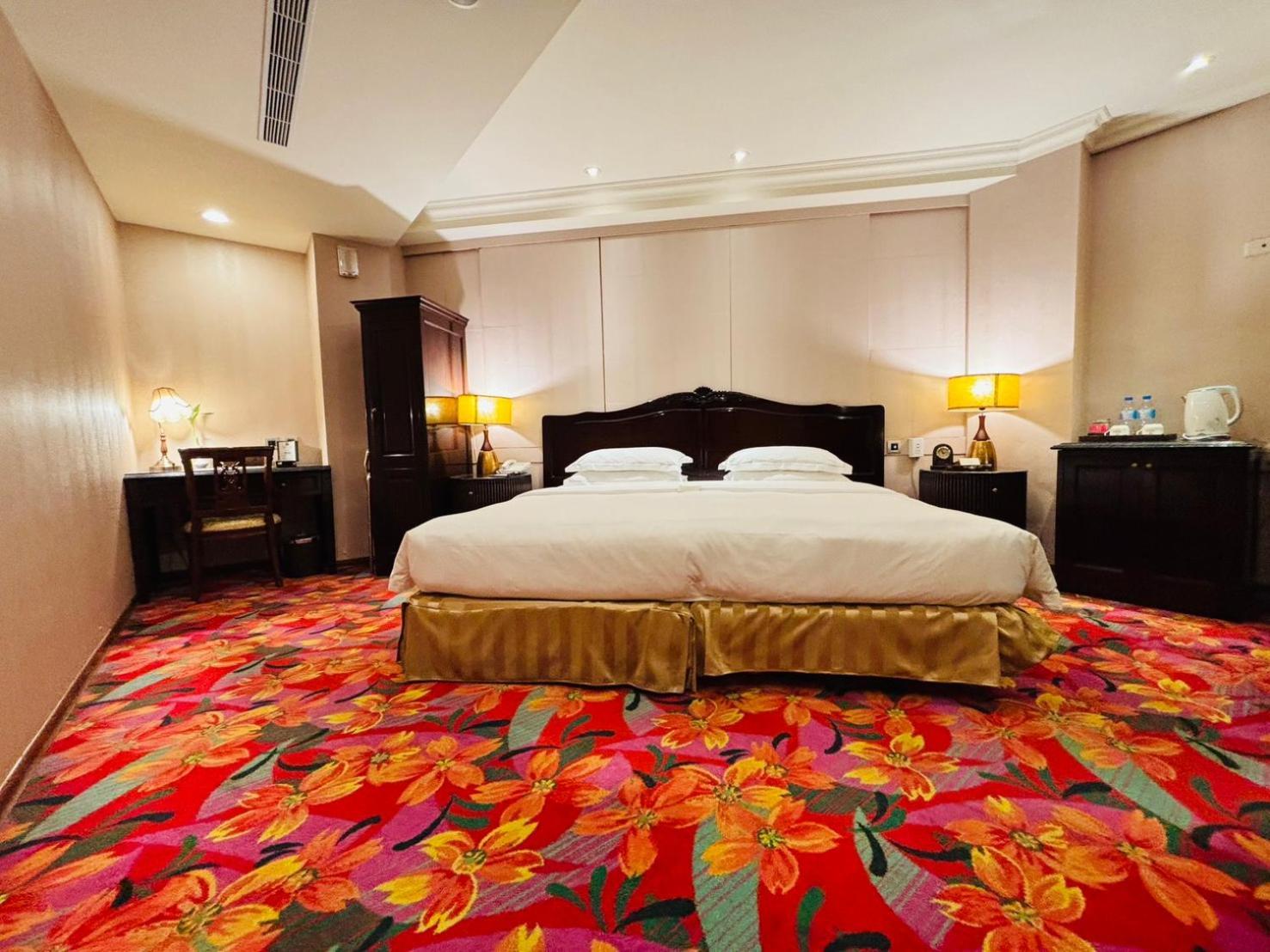 Royal Seasons Hotel Taipei ‧ Nanjing W. Bagian luar foto