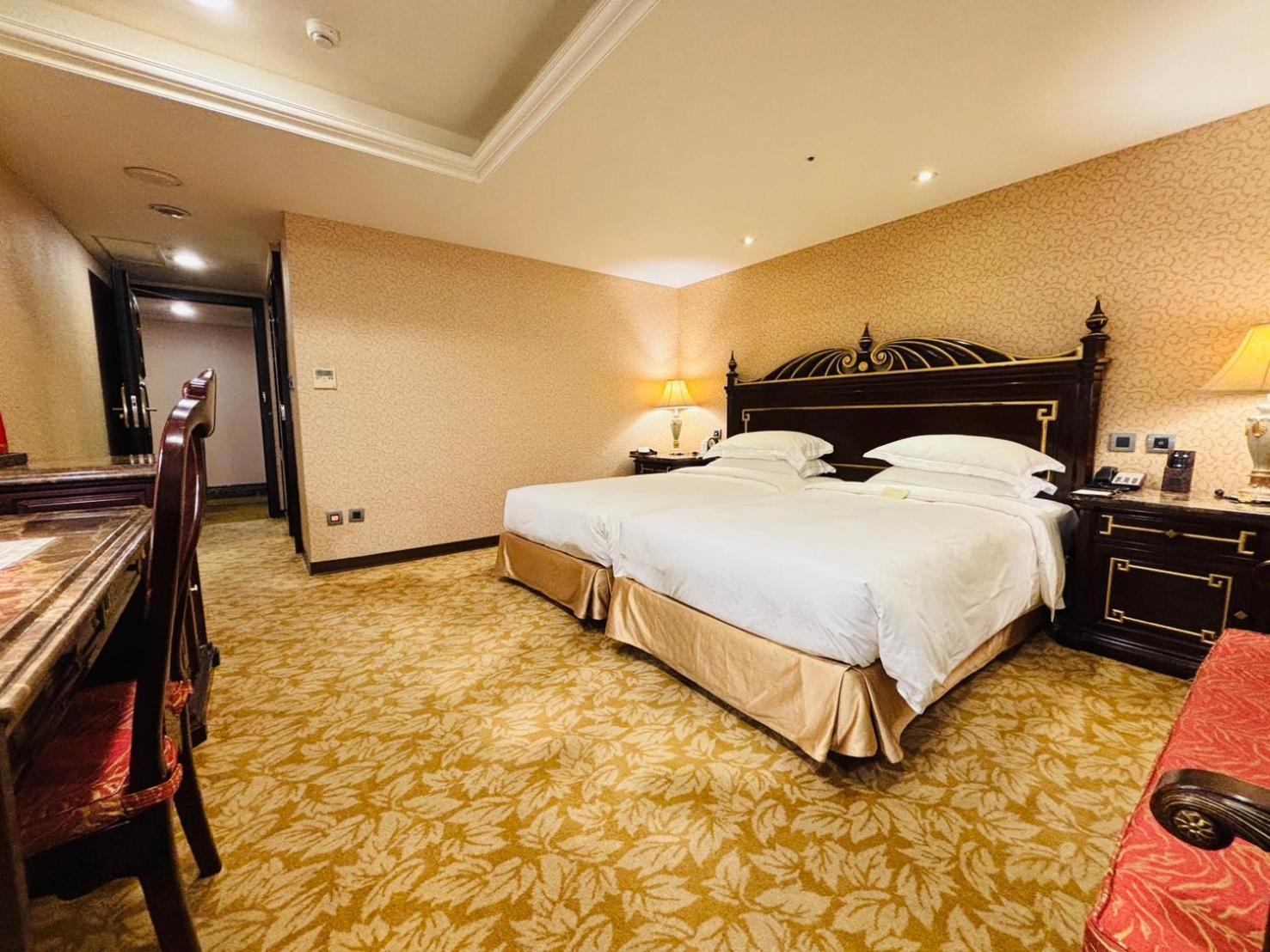 Royal Seasons Hotel Taipei ‧ Nanjing W. Bagian luar foto