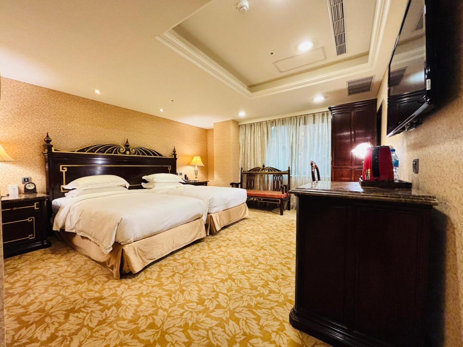 Royal Seasons Hotel Taipei ‧ Nanjing W. Bagian luar foto