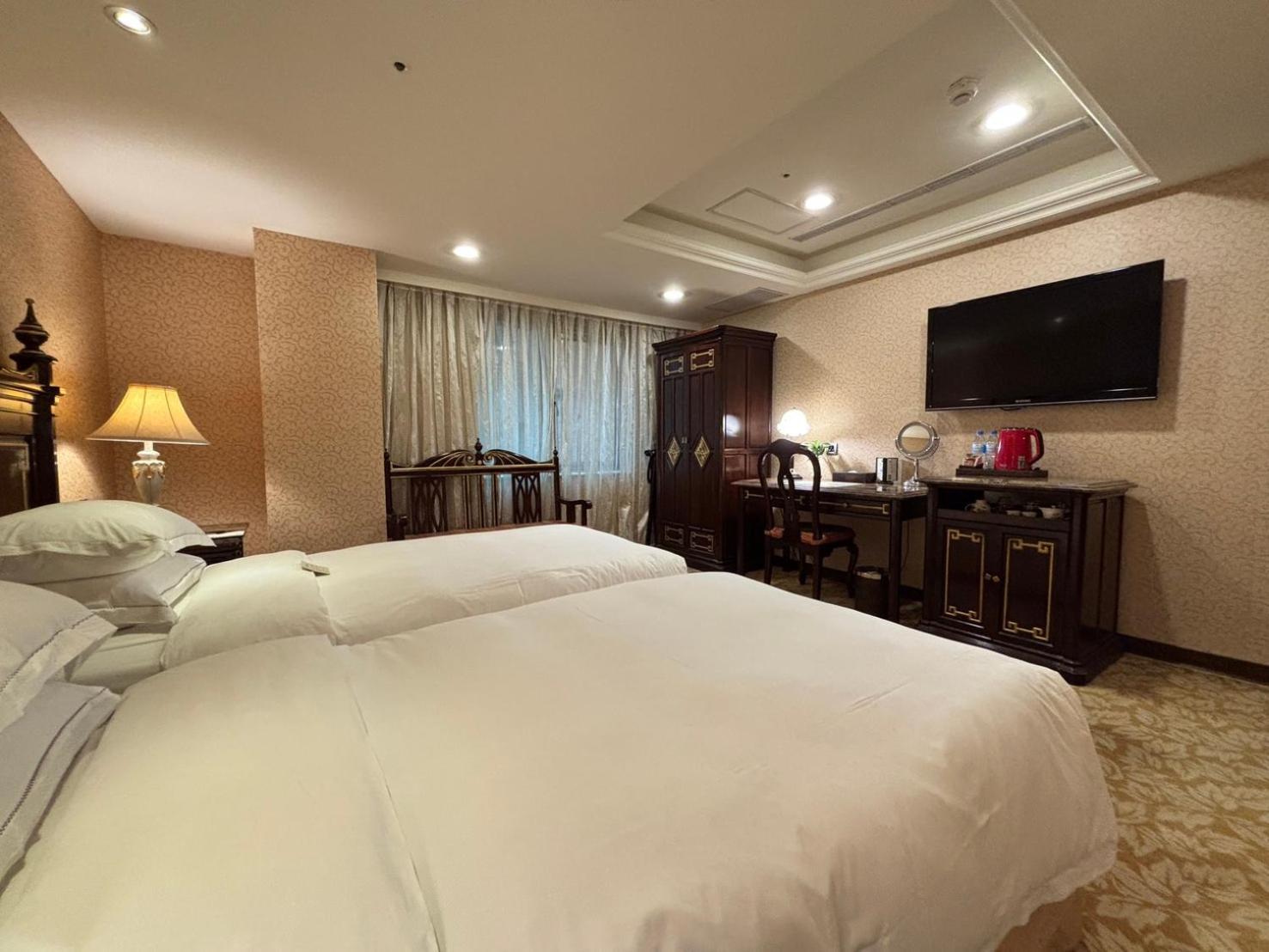 Royal Seasons Hotel Taipei ‧ Nanjing W. Bagian luar foto
