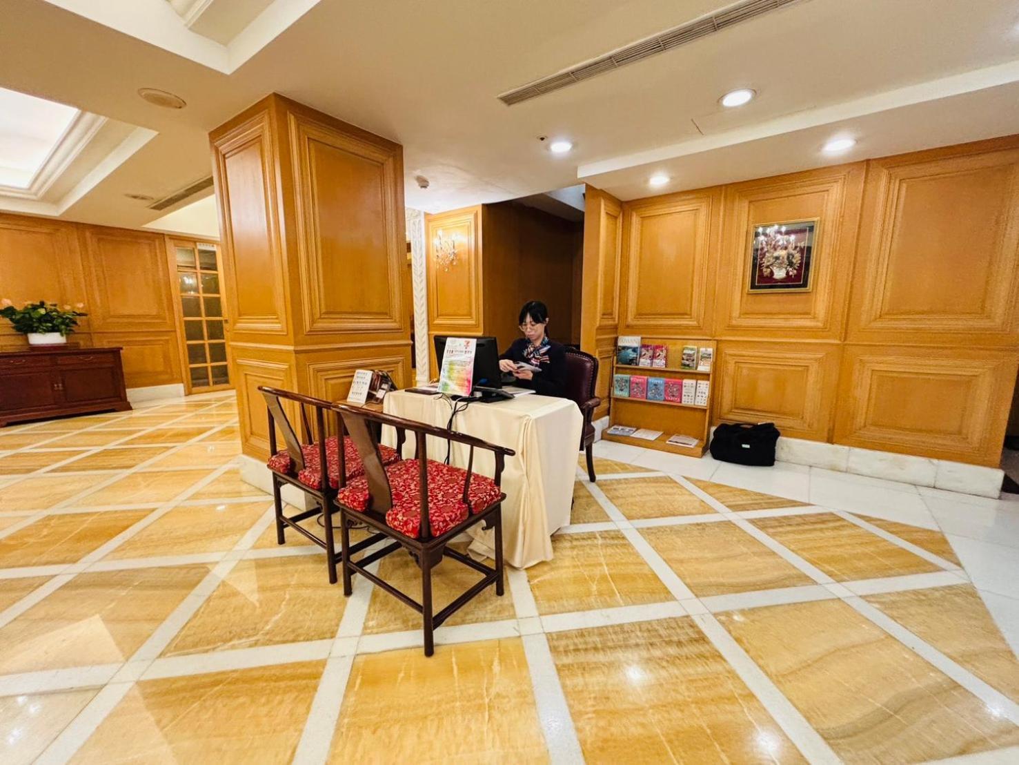 Royal Seasons Hotel Taipei ‧ Nanjing W. Bagian luar foto